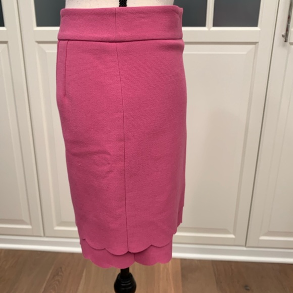 LOFT Pencil skirt with double scalloped hem - Picture 2 of 8